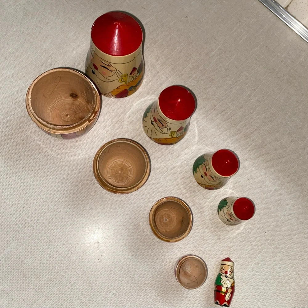 Vintage‎ Wooden 5 Pc Santa Claus Nesting Dolls Painted Christmas